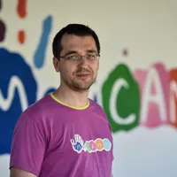 MagiCAMP, organizație fondată de Vlad Voiculescu, a strâns 50 milioane lei și a cheltuit sub 18 în ultimii 5 ani. 32 milioane lei, la saltea/FOTO: Hotnews