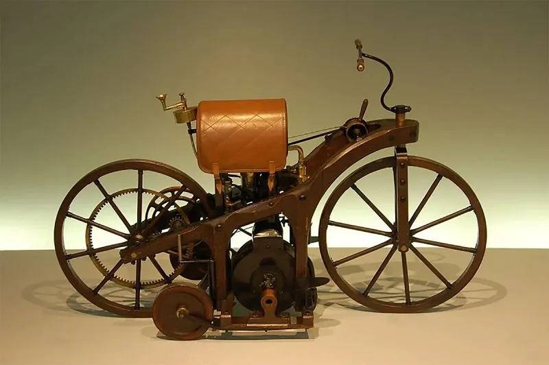 Modelul Daimler&Maybach din 1885