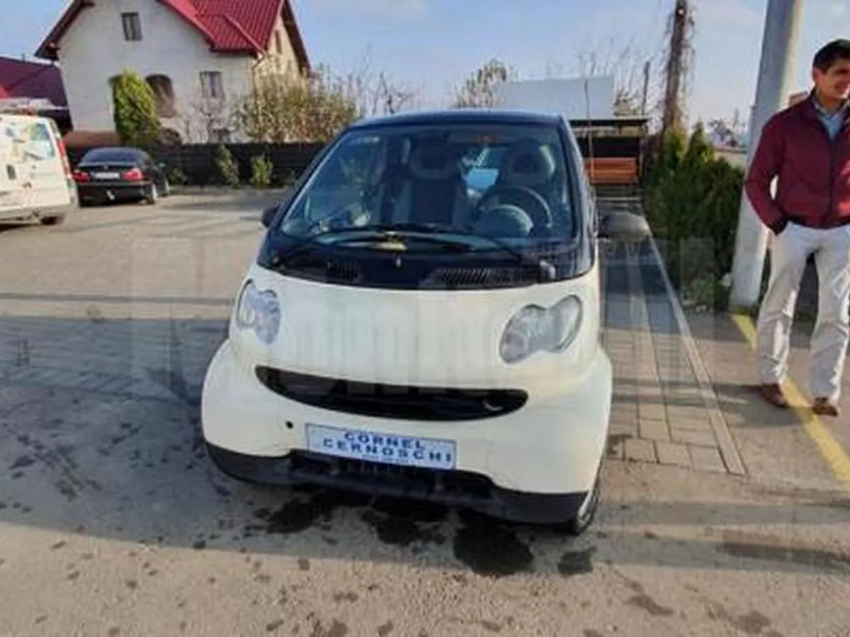 Cornel Cernoschi, suceveanul cu mașina „înmatriculată” cu numele propriu. / Foto: monitorulsv.ro