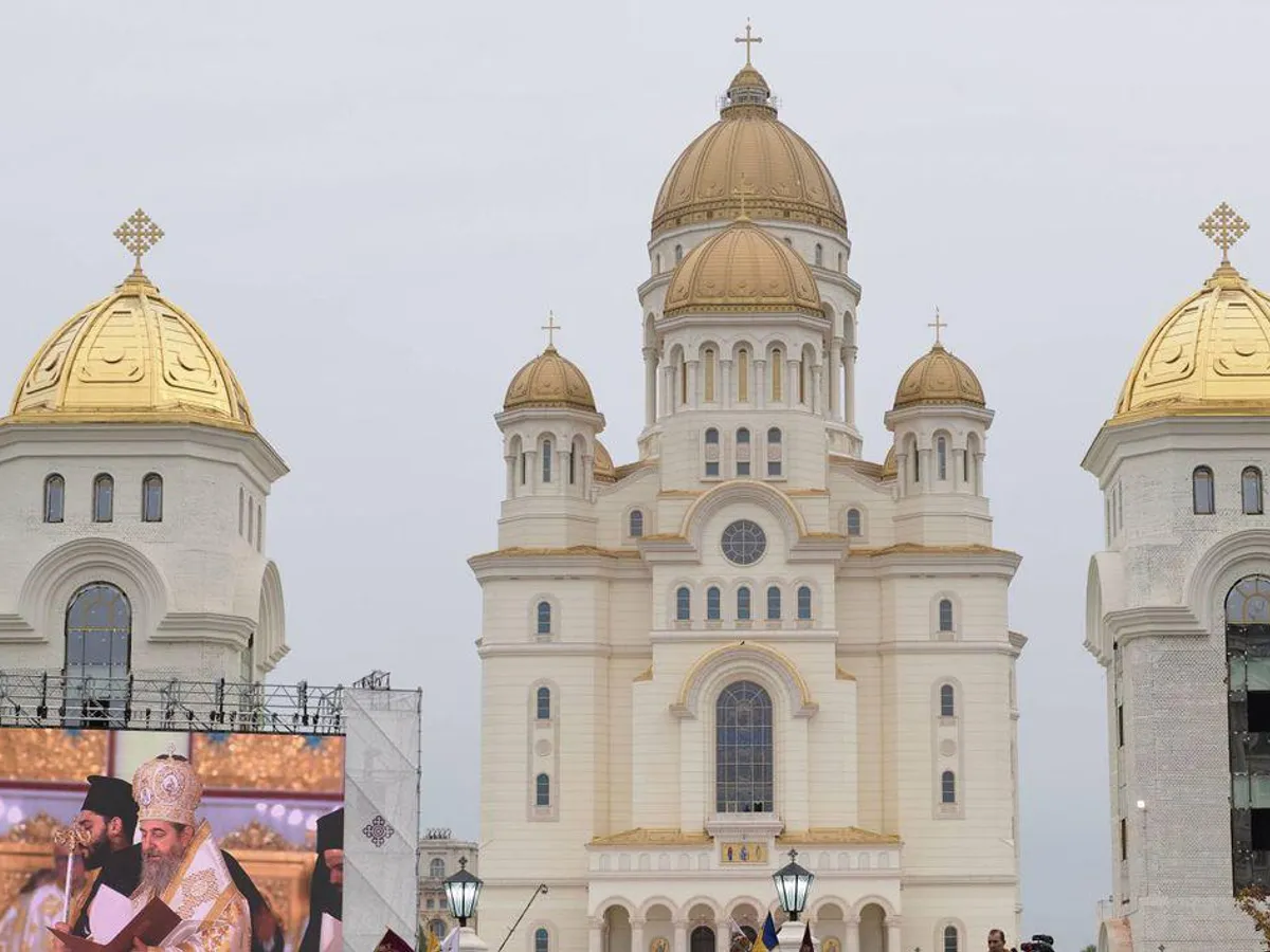 CTP, despre "marele câștigător” politic după sfințirea Catedralei Naționale: Aur, aur, peste tot aur