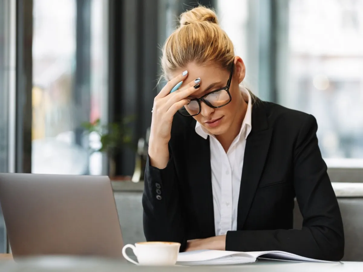 Vicepreședinta unei importante companii regretă că a lucrat acolo. A plecat cu datorii și fără plan de pensii