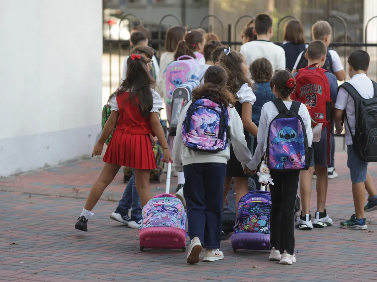 Măsuri noi privind cazuri de comportamente inadecvate în şcoli. Ce vrea să facă ministrul Educației