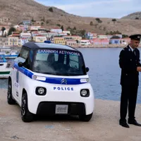 Pleci cu mașina în Grecia? „Explodează” amenzile: telefon/parcare - 2.000 €, „curse” - 8.000 € - Foto: Profimedia Images (Imagine cu rol ilustrativ)
