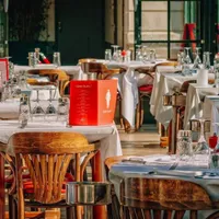 Restaurantele, sălile de spectacol și cinema se redeschid de luni/FOTO: wall-street.ro