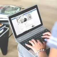 Viață de calvar în urma unor postări pe Facebook din partea unei foste prietene cu obsesii - Foto: Ziarul de Iaşi