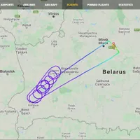 Un avion din Belarus s-a învârtit 3 ore în aer, pentru că nu a fost primit în spațiul UE. Foto Flightradar
