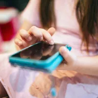 De ce să nu lași copilul pe smartphone până la 13 ani? Consecințe înfiorătoare pentru sănătate - Foto: Freepik (rol ilustrativ)