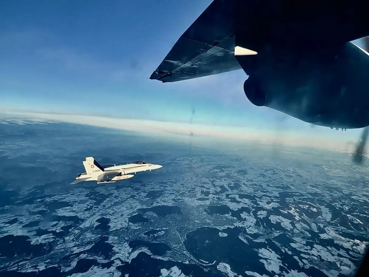 Elveţienii au escortat prin spaţiul lor aerian aeronava cu Nicuşor Dan, în semn de respect, după Crans-Montana