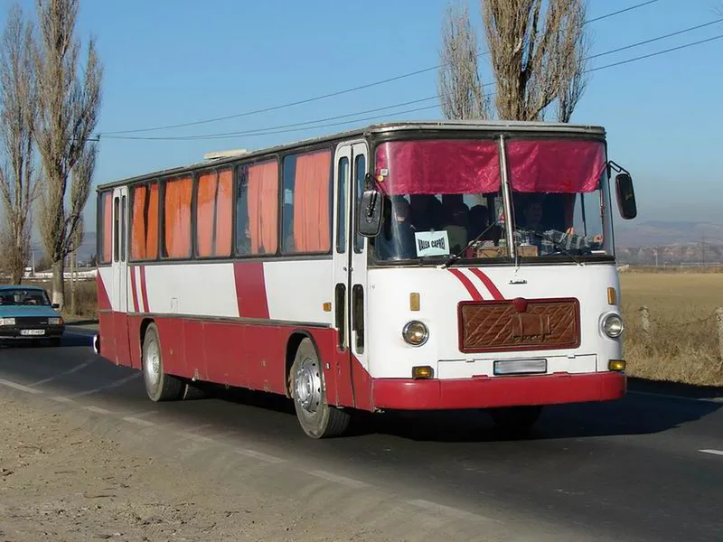 Povestea „Ratei”, a autobuzului Roman Diesel 111 care a transportat România zeci de ani - Foto: automobileromanesti.ro