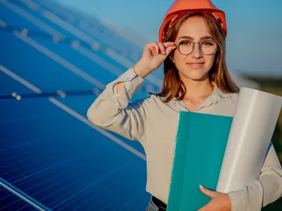 Cum poți să cumperi panouri fotovoltaice second-hand - Foto: Freepik (cu rol ilustrativ)