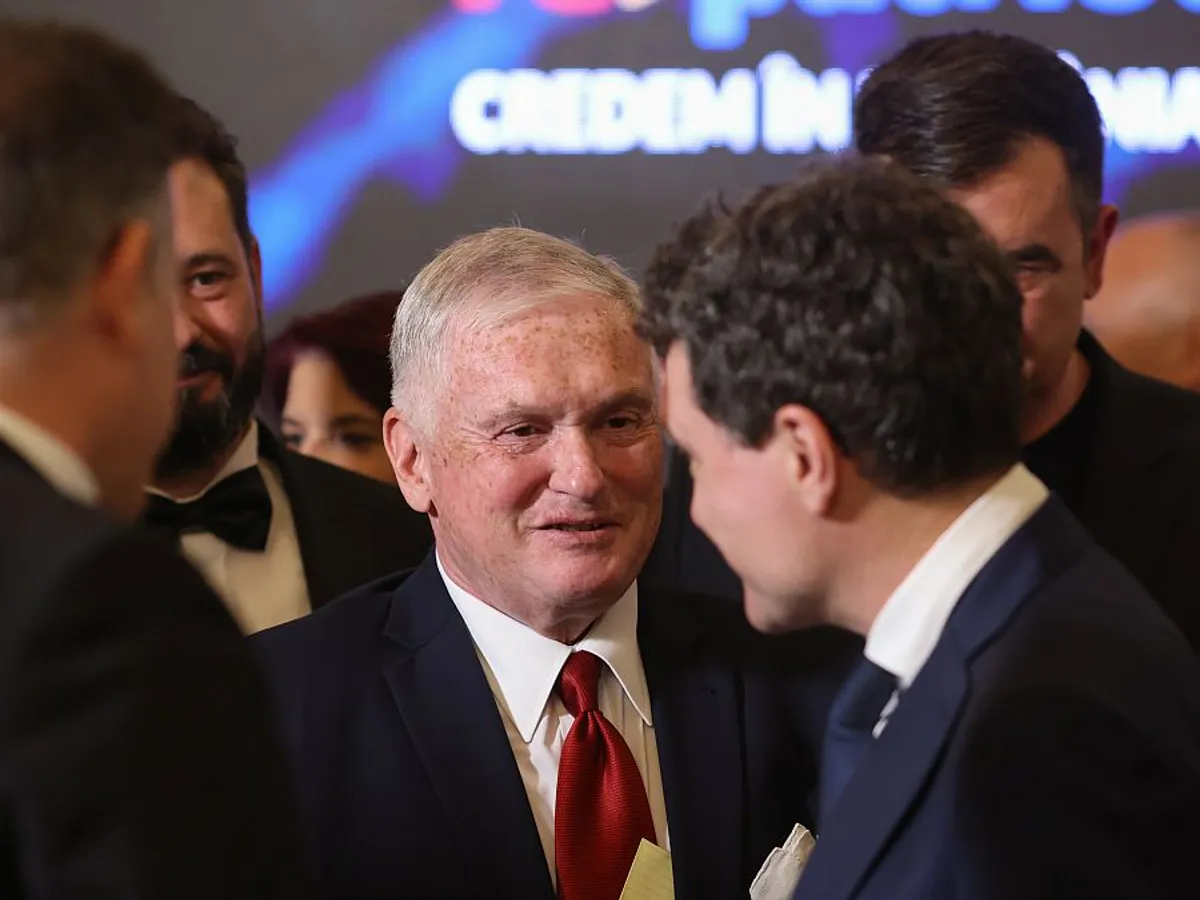 Adrian Zuckerman, la Gala RePatriot, discutând cu preşedintele Nicuşor Dan - Foto: INQUAM PHOTOS/George Călin