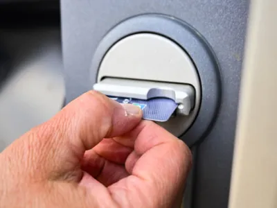 O bancă dispare din România. Ce se întâmplă cu clienții și până când pot fi folosite cardurile