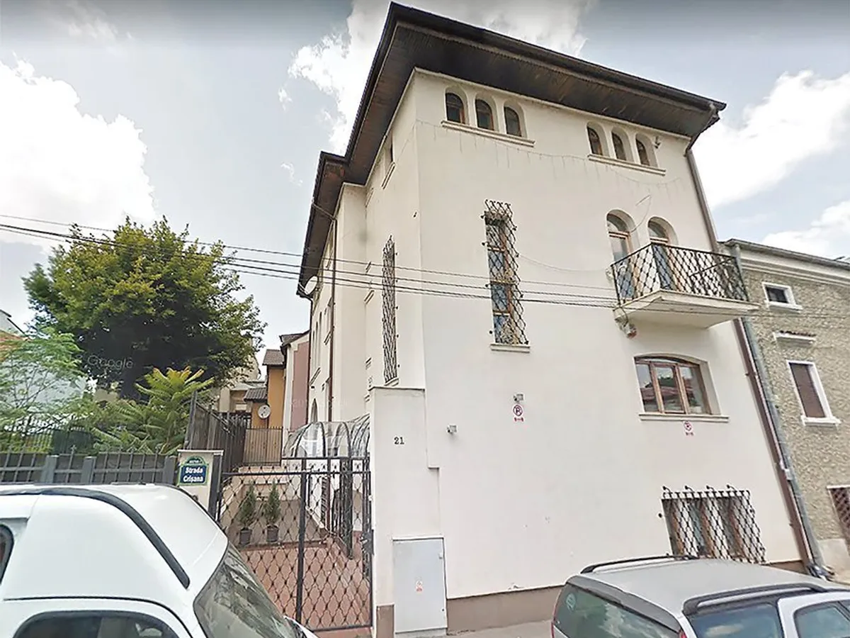 Vila uriașă de pe strada Crișana  ar fi produs chirii de 5.000 de euro lunar, dar și un raport  de avere nejustificată  de la ANI