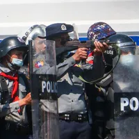 Şeful diplomaţiei UE şi preşedintele SUA condamnă reprimarea violentă a protestelor din Myanmar. / / Foto: dailysabah.com