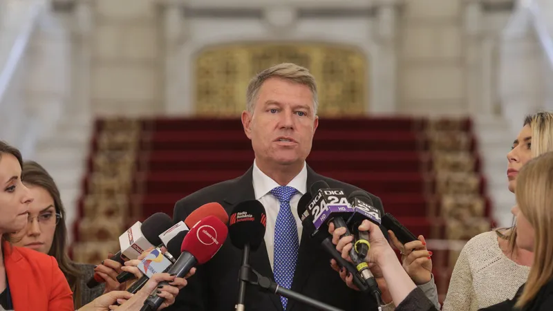 Klaus Iohannis îl confruntă pe Tudorel Toader. Foto Inquam Photos/Octav Ganea