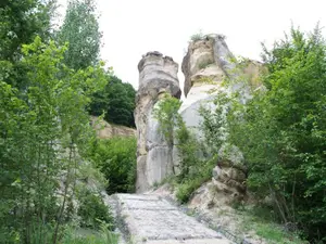 Legenda „Grădinii Zmeilor”, locul în care stâncile prind „viață”. De ce erau furate fetele oamenilor - Foto: Wikimedia Commons