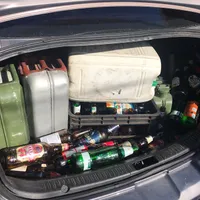 Civilii rămași în Kiev au primit arme și fac cocktailuri explozive Moltov pentru a-și apăra orașul Foto: Newsweek Romania