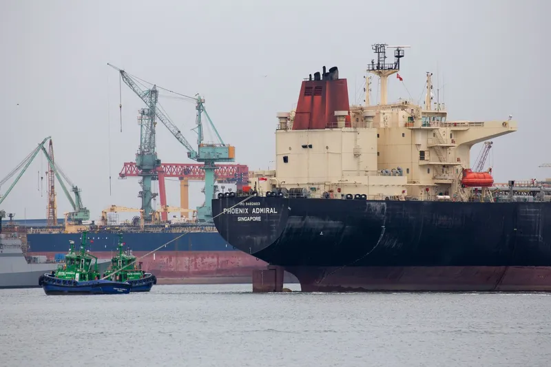 Petrolierele așteaptă liberă trecere prin str&acirc;mtoarea Ormuz -  Foto: Profimedia Images (imagine cu rol ilustrativ)