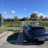 Lidl a decis să construiască o rețea proprie de stații de încarcare „low-cost”, dar ultra-rapide, pentru mașinile electrice, cu puteri între 22 kW și 360 kW. / Foto: caradisiac.com