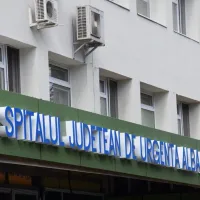 Medicii n-au văzut că fetiţa are mâna ruptă - Foto: spitalalba.ro