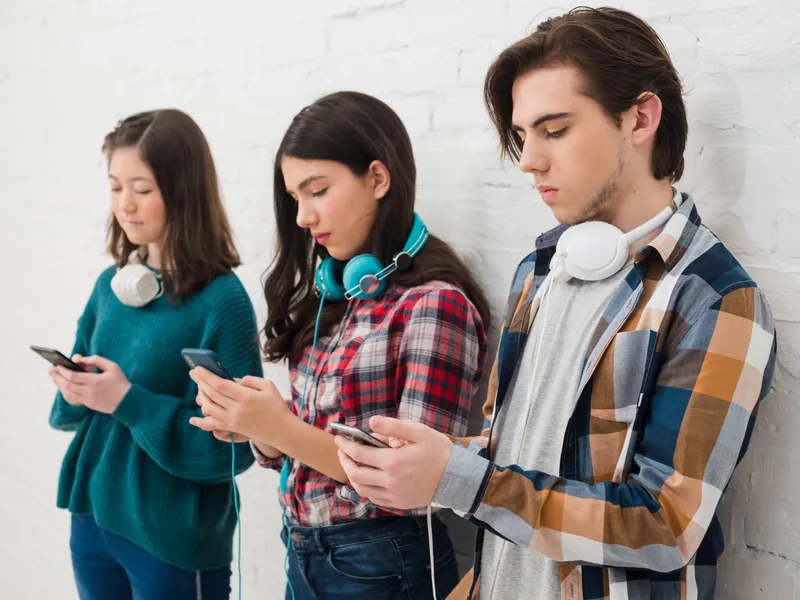 Statul excesiv în fața ecranelor duce la probleme cu inima la copii și adolescenți. Care e legătura - Foto: Freepik (Imagine cu rol ilustrativ)