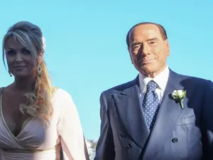 Silvio Berlusconi și prietena sa de 30 de ani, Marta Fascina / Foto: telegraph.co.uk