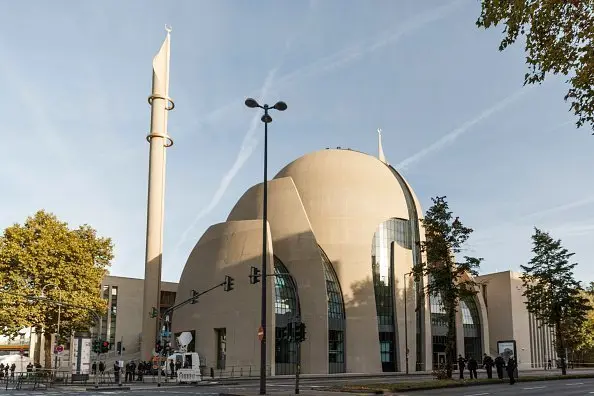 Moscheea este proiectată într-un stil arhitectural atipic pentru turci. Foto Getty Images