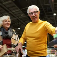 Card de alimente a început să fie încărcat de astăzi. În ce orașe s-au primit, deja, banii? Foto: Freepik (fotografie cu caracter iustrativ)