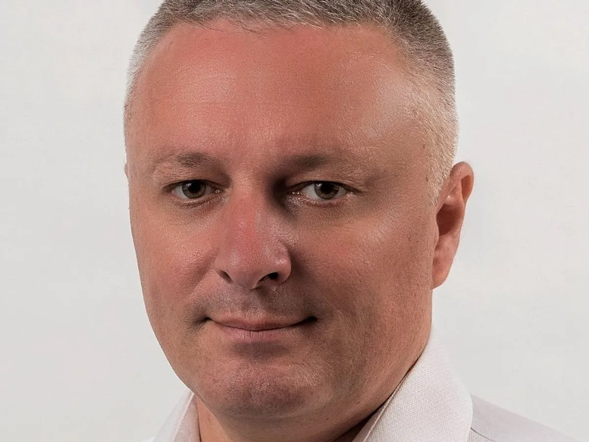 Revocarea din funcţie a vicepreşedintelui CJ Argeş, trimis în judecată pentru corupţie, a fost blocată de PSD