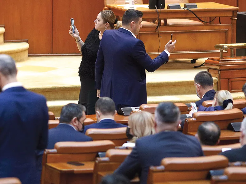 George Simion și Diana Șoșoacă, doi lideri care nu pot încăpea în același partid - Foto: INQUAM PHOTOS/ Octav Ganea