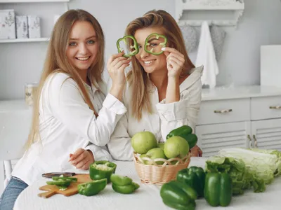 Țelina, leguma din curte care scade tensiunea arterială și elimină toxinele din corp. Detox instant - Foto: Freepik (imagine cu rol ilustrativ)