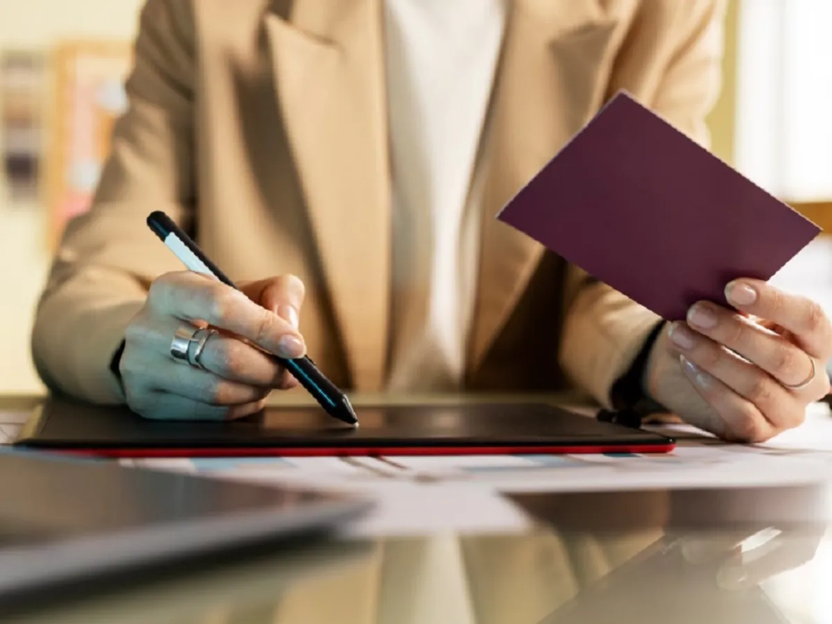Unele documente vor fi modificate - Foto: Freepik (rol ilustrativ)