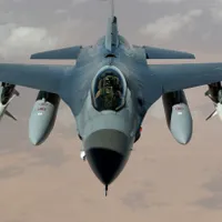 Avionul F16 este un avion modernizat, dar totuși vechi