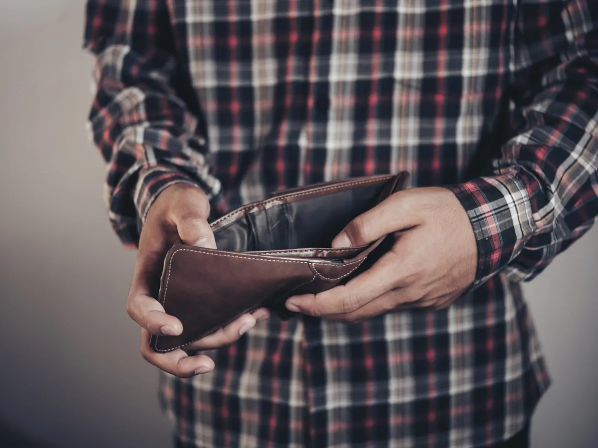 Câți bani ar trebui să ai acasă pentru situații neprevăzute? Puțini știu răspunsul