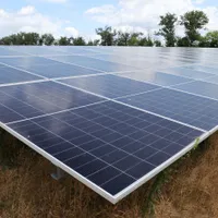 Energia de la centralele fotovoltaice poate crește prețul la consumatorii casnici. Unde se întâmplă? - Foto: Profimedia images