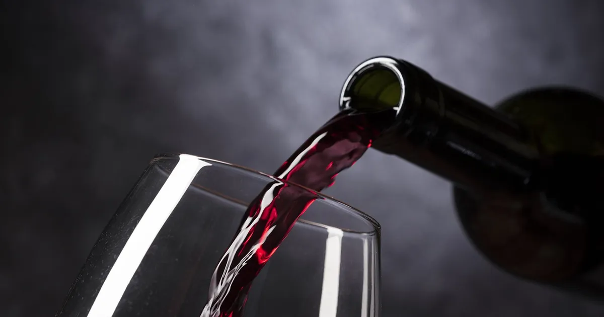 Chiar ne face consumul de alcool mai sinceri? Cât de adevărată este ...