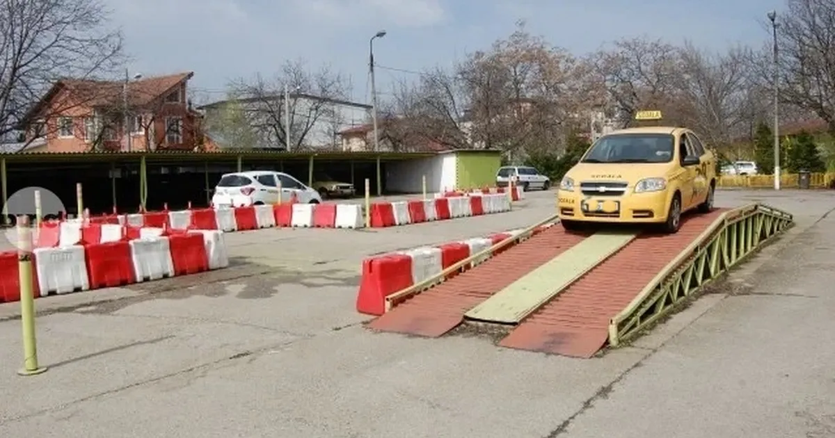 VIDEO Revine proba de poligon la examenul de carnet. Și mulți șoferi cu ...