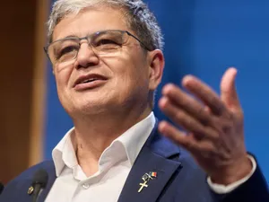 Marcel Boloş vorbeşte într-un briefing de presă - Foto: Profimedia Images