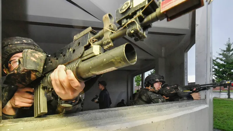 Coreea de Nord forțează războiul cu Sud-ul. Soldații lui Kim, alungați din DMZ cu focuri de armă - Foto: Profimedia images