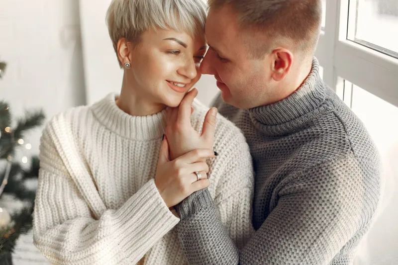 Un cuplu vesel - Foto: Pexels (Imagine cu rol ilustrativ)