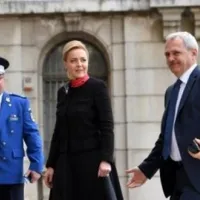 Dragnea și Carmen Dan, atenți cu cei care, la 10 august 2018, au reprimat manifestațiile pentru statul de drept Foto: Captură video