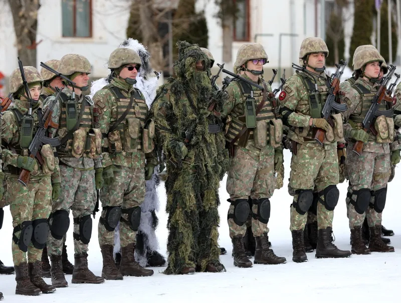 Militari rom&acirc;ni