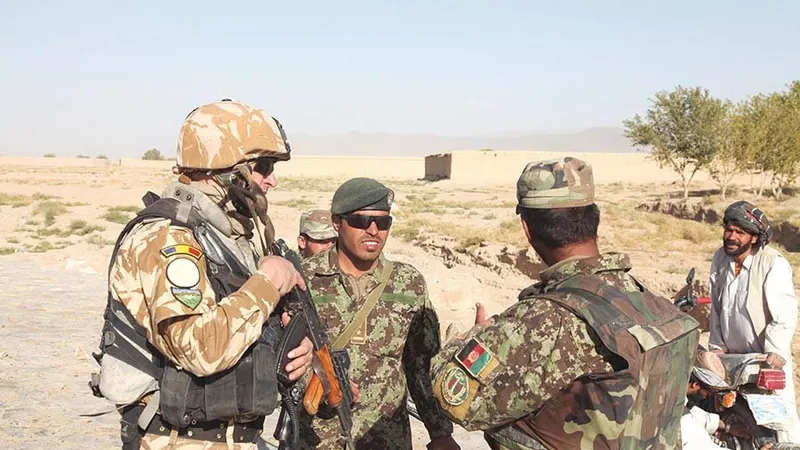 Militarii români cooperează cu militarii afgani pentru combaterea terorismulu