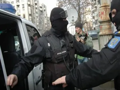 Bărbatul care a atacat cu sabia un polițist în 2017 a fost prins abia acum. Unde se ascundea?- Foto: Arhivă
