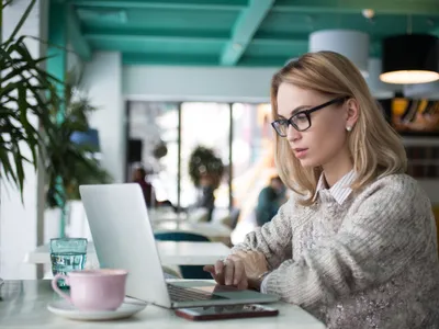 Ce să pui în biroul de la muncă pentru a atrage mai mulți bani? Te ajută să te concentrezi mai bine - Foto: Freepik (Imagine cu rol ilustrativ)