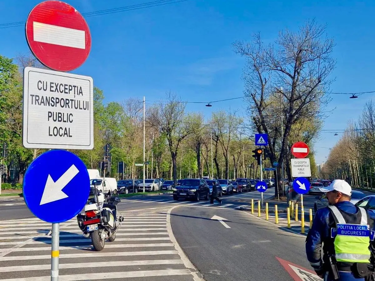 FOTO Traficul auto, paralizat în zona Arcul de Triumf - Casa Presei – Băneasa de noua bandă unică de autobuz