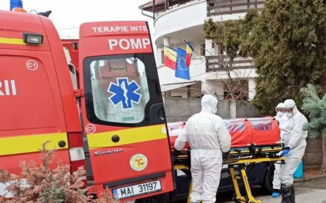 Ambulanțele lucrează non-stop la Iași/FOTO: ziaruldeiasi.ro