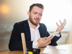O nouă escrocherie în numele ANAF îi vizează pe plătitorii de taxe. Un site ilegal fură datele - Foto: Freepik (rol ilustrativ)