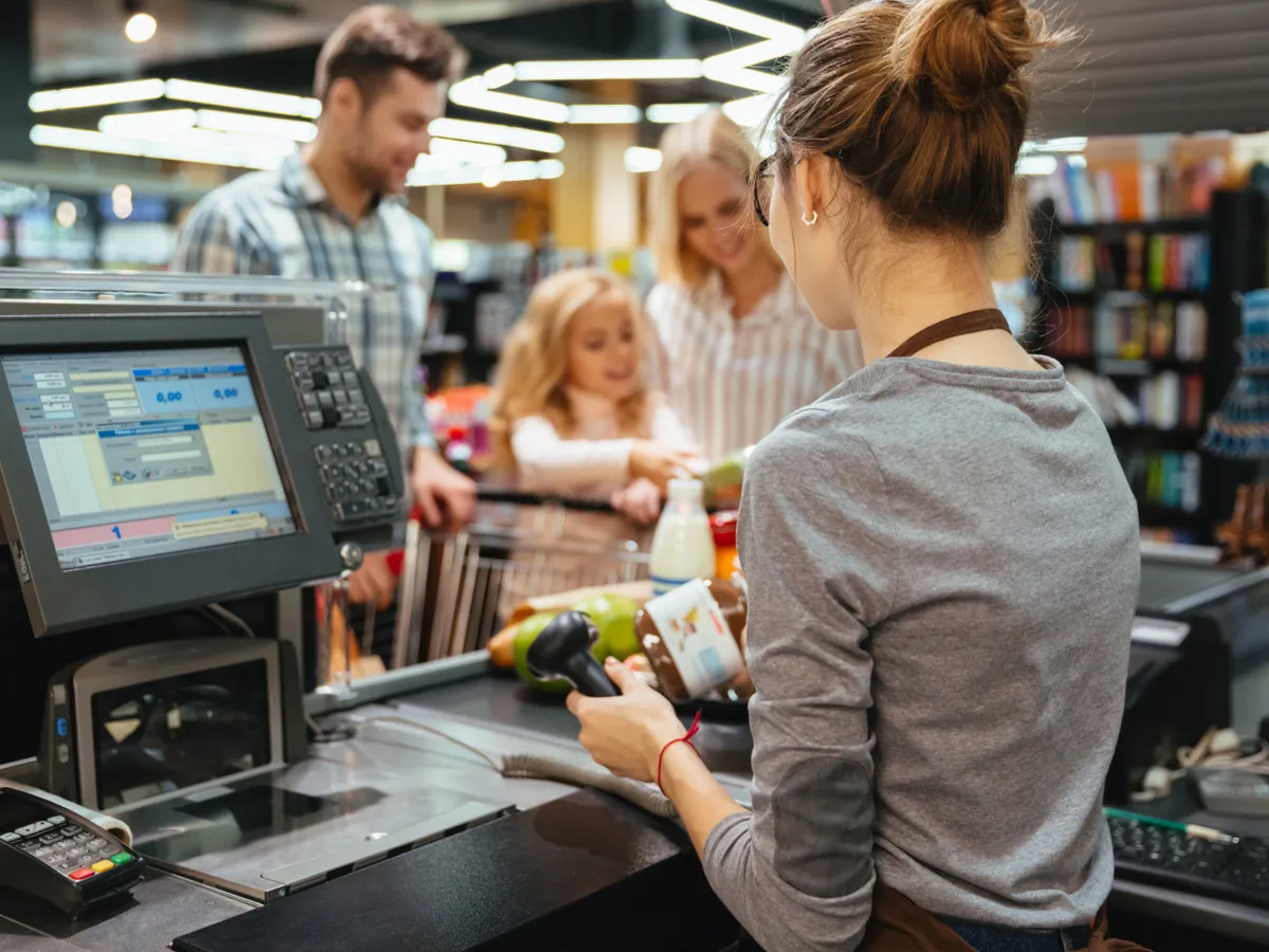 Casierie la supermarket - Foto: Magnific
