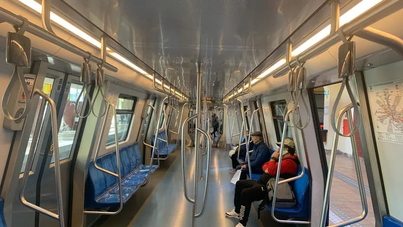 1.000.000.000 lei/an, salariile la Metrorex unde angajații vor mai mulți bani. Bonusuri: 50.000.000 - Foto: FB